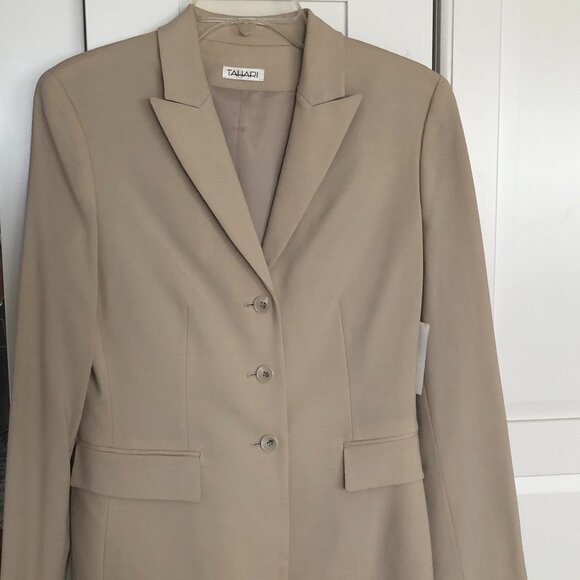 NWT*TAHARI BEIGE/SAND*FITTED*LINED JACKET BLAZER*Sz 6*$398*NEW - Picture 2 of 11
